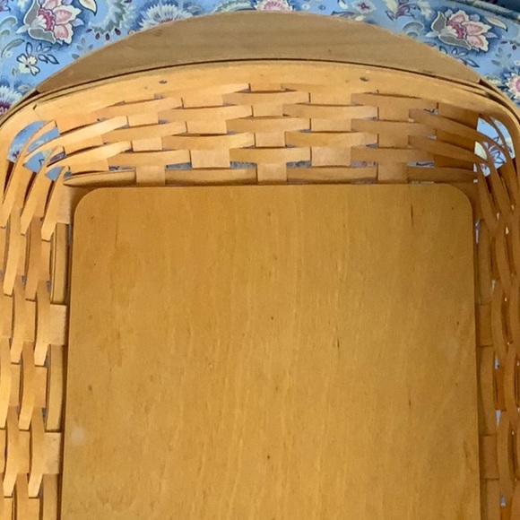 Longaberger Large Serving Basket Signed in 2002 - Picture 5 of 11